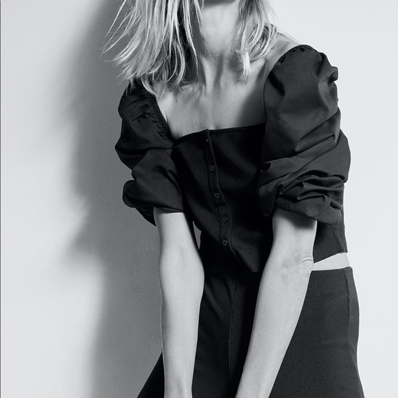 NWT BLACK SQUARE OFF SHOULDER BUTTON CROP TOP W LONG SLEEVES SZ SMALL - Picture 3 of 3